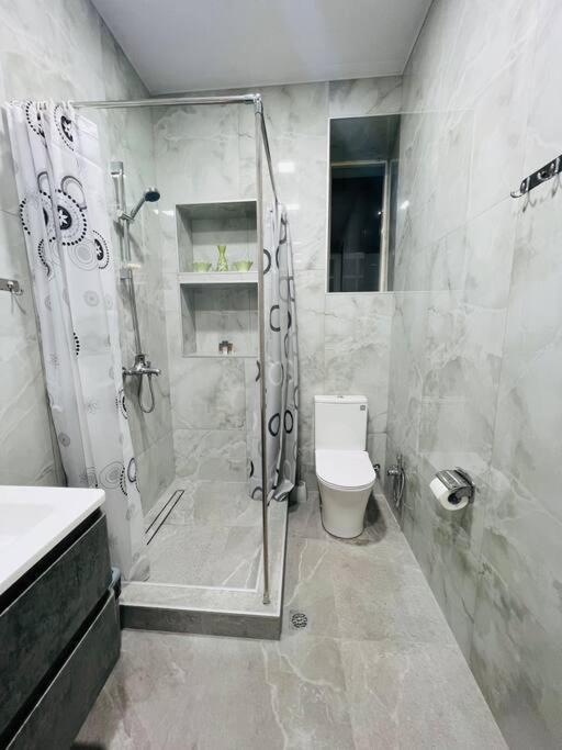 Spacious 2 Bedrooms In The Center Of 耶烈万 外观 照片