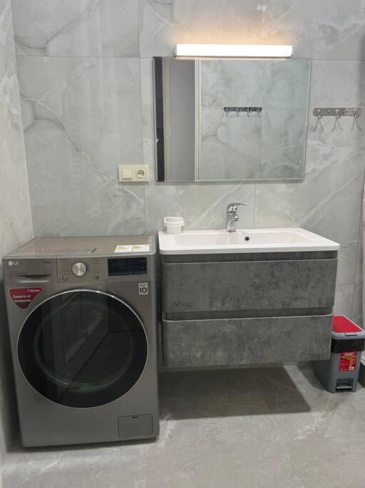 Spacious 2 Bedrooms In The Center Of 耶烈万 外观 照片