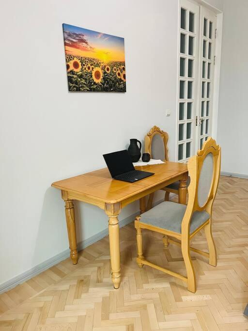 Spacious 2 Bedrooms In The Center Of 耶烈万 外观 照片