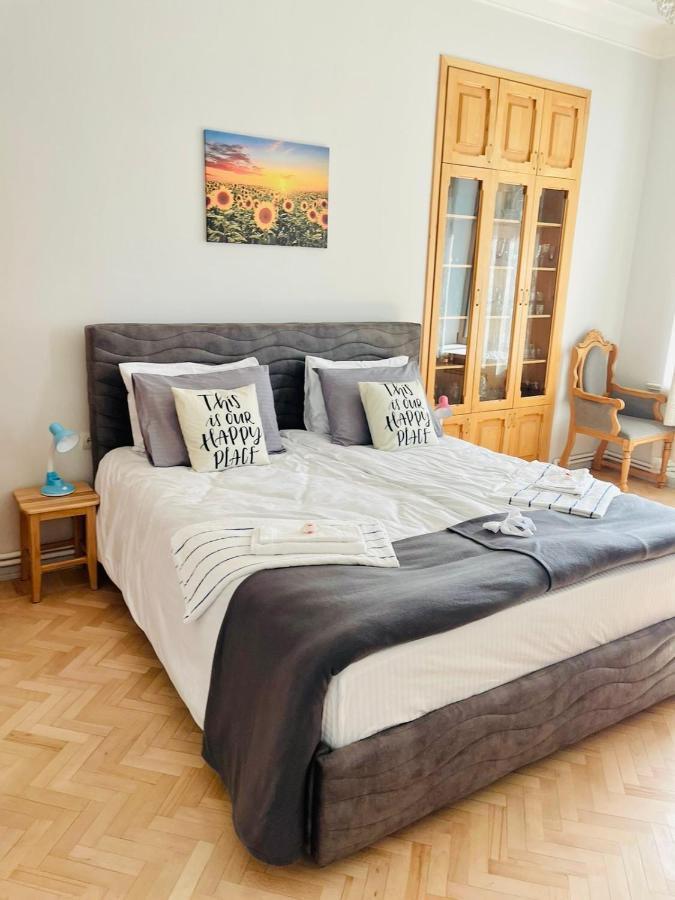 Spacious 2 Bedrooms In The Center Of 耶烈万 外观 照片