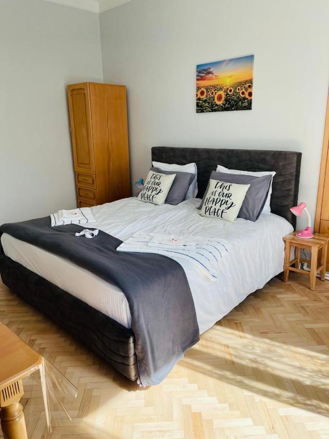 Spacious 2 Bedrooms In The Center Of 耶烈万 外观 照片