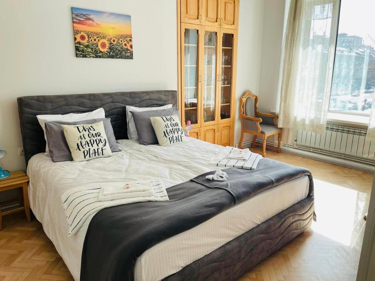 Spacious 2 Bedrooms In The Center Of 耶烈万 外观 照片