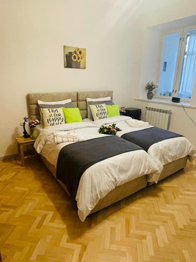 Spacious 2 Bedrooms In The Center Of 耶烈万 外观 照片
